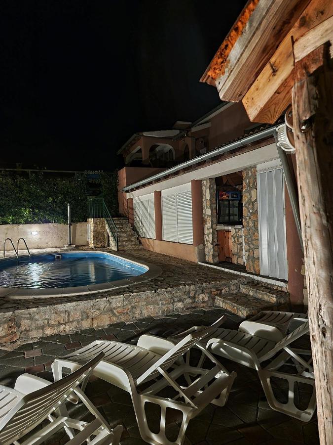 Guesthouse Dila Galovac  外观 照片