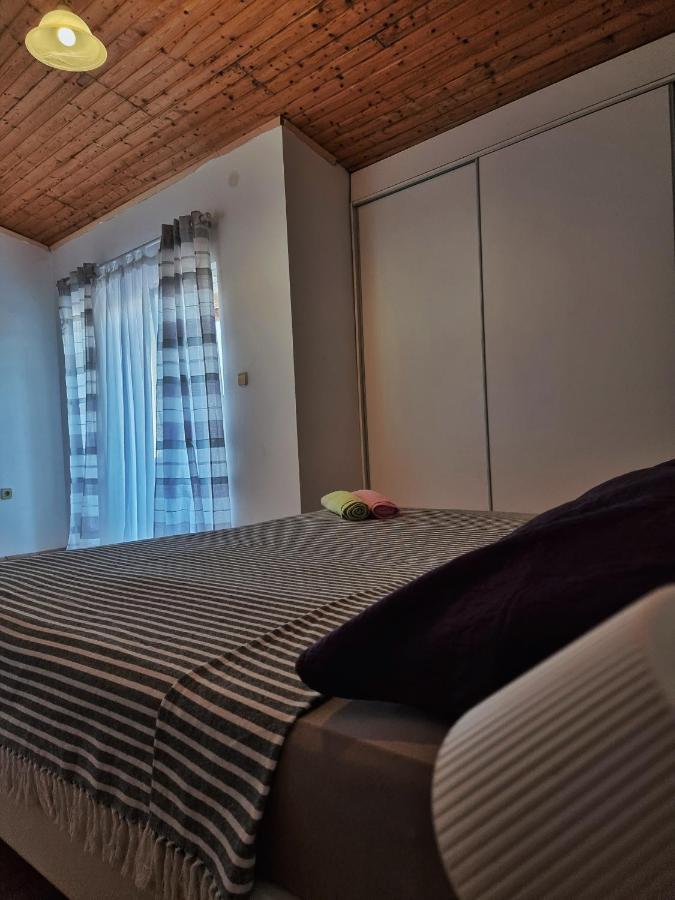 Guesthouse Dila Galovac  外观 照片