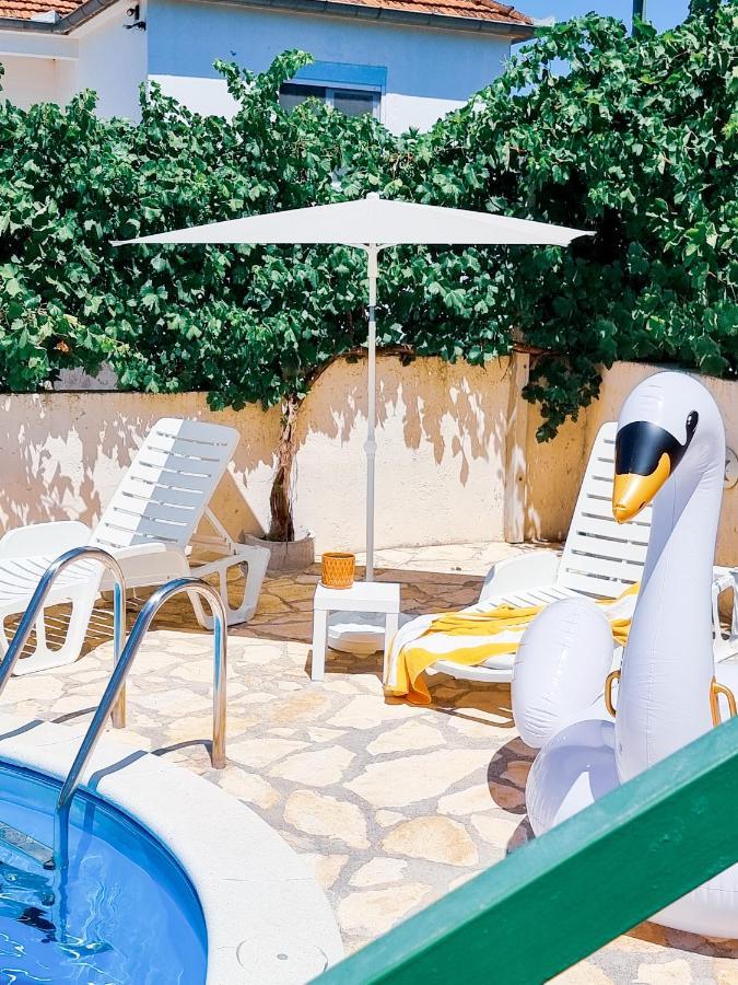 Guesthouse Dila Galovac  外观 照片